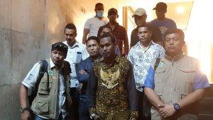 Tim-kuasa-hukum-tersangka-kasus-bentrok-Mampang-di-Kafe-Mako.jpg