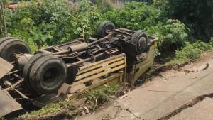 Truk-terguling-di-Jalan-Mushola-Al-Barokah-Bojong-Pondok-Terong-Cipayung-Depok.jpg
