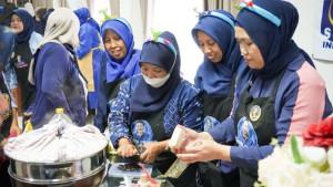 UMKM-Suasana-pelatihan-baking-produk-viral-ibu-ibu-UMKM-di-Bogor-Utara.jpg