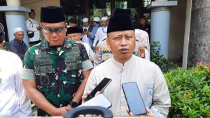 Wali-Kota-Depok-Supian-Suri-mengajak-masyarakat-aktif-dalam-kegiatan-siskamling.jpg