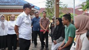 Wamensos-Agus-Jabo-Priyono-mengunjungi-Sekolah-Rakyat-Menengah-Atas-SRMA-43-Magelang.jpg