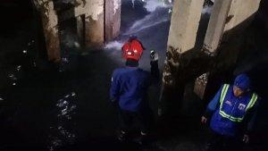 anggota-gulkarmat-jakarta-timur-sedang-mencari-anak-yang-hilang.jpg