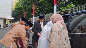 anies-salat1.jpg