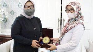 bupati-bogor-ade-yasin-dan-kepala-dinas-esdm-provinsi-jawa-barat92827.jpg