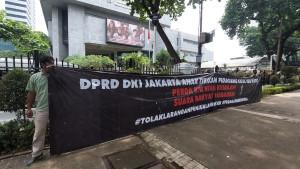 demo-tolak-ranperda-KTR-di-Kebon-Sirih.jpg