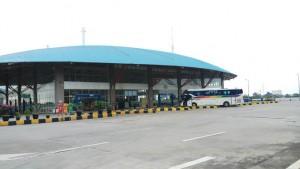 foto-terminal-pulo-gebang-berangkatkan-3-bis120502.jpg