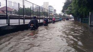 jalan-arjuna-selatan-banjir.jpg