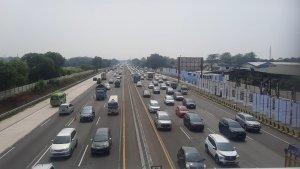 jalan-tol-jakarta-cikampek-km-57-karawang-kamis-2042023.jpg