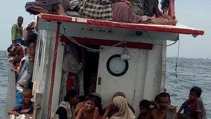 kapal-motor-mengangkut-puluhan-warga-rohingya.jpg