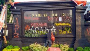 lewat-gerbang.jpg