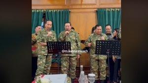 prab-jkw-sby-nyanyi.jpg