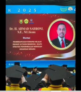 sahroni-wisuda.jpg
