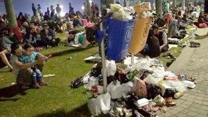 sampah-monas-tahun-baru-2344.jpg