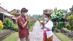 sandiaga-uno-meninjau-desa-penglipuran-bali.jpg