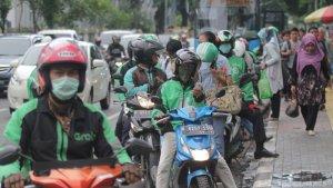 sejumlah-kalangan-pengemudi-ojek-online-menunggu-penumpang2.jpg