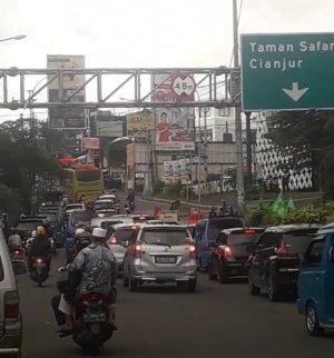suasana-kepadatan-lalulintas-ke-puncak-pada-minggu-632022.jpg