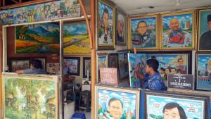 tempat-itu-banyak.jpgbanyak-dijumpai-bangunan.jpgsudah-ada-sejak.jpgderetan-kios.jpgbiasa-menjajakan.jpg