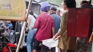 viral-ibu-dipaksa-turun-di-pangkalan-ojek455.jpg
