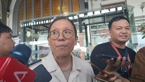 vp-corporate-secretary-kai-commuter-anne-purba-saat-ditemui-di-stasiun-jakarta-kota.jpg