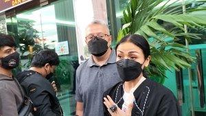 zubir-menghadiri-persidangan-keempat-kasus-mafia-tanah-di-pengadilan-negeri-jakarta-barat.jpg
