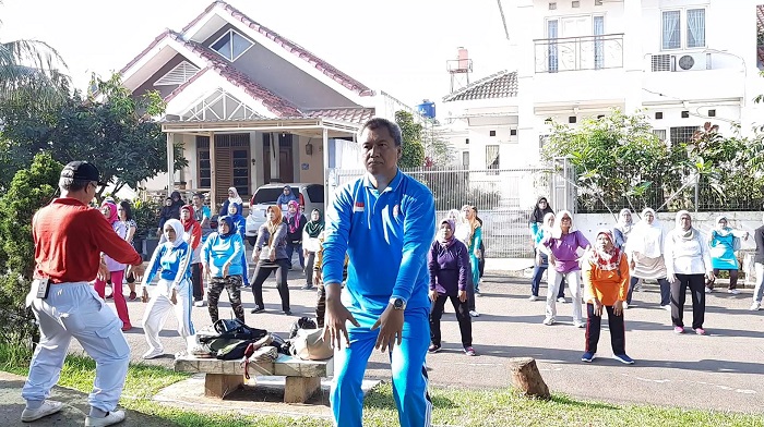 VIDEO: Pemkot Depok Gelar Senam Bersama di Perumahan Tempat Tinggal Pasien Kasus 1 Virus Corona