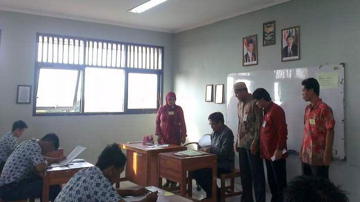 20150507wagub-djarot-boncengkan-bupati-kepulauan-seribu-keliling-pulau-tidung_20150507_132205.jpg