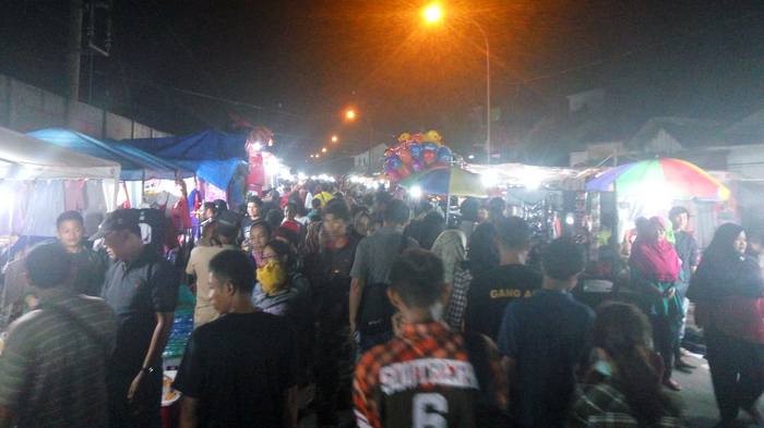 Pasar Rakyat Tetap Berlangsung meski Dilarang