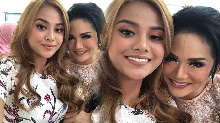 Aurel Hermansyah dan Krisdayanti Menangis dan Saling Memaafkan Disela Pengajian, Sudah Happy Ending