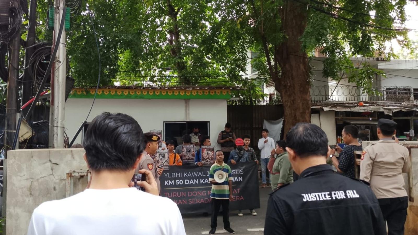 AKSI-DAMAI-Aksi-Jaga-Kedaulatan-Rakyat-Jagara-menggelar-aksi-damai-di-Kantor-YLBHI.jpg