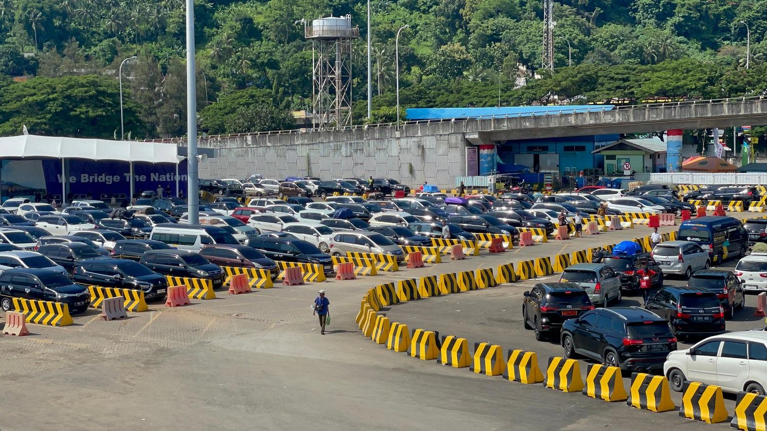 Jumlah Penumpang Lebaran Via Pelabuhan Merak Bisa Capai 5,78 Juta Orang dan 1,37 Juta Kendaraan