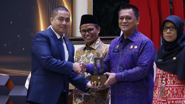 Anugerah Keterbukaan Informasi 2025, Kanwil Kemenkum DKI Jakarta Raih Predikat Informatif