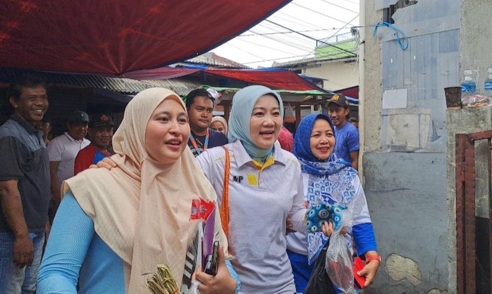 Atalia Praratya Blusukan di Duri Kosambi Jakbar, Ajak Warga Pilih Ridwan Kamil-Suswono