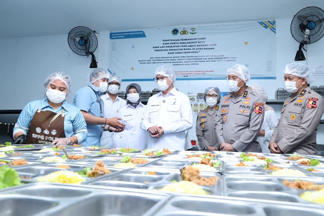BPOM-cek-dapur-MBG-Polri-Cipinang.jpg