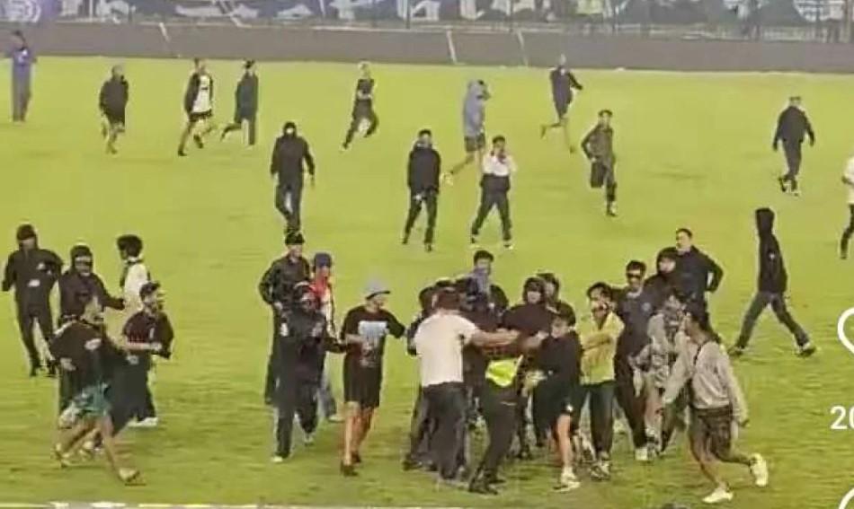 Bobotoh-rusuh-dan-mengamuk-usai-duel-Persib-Vs-Persija.jpg