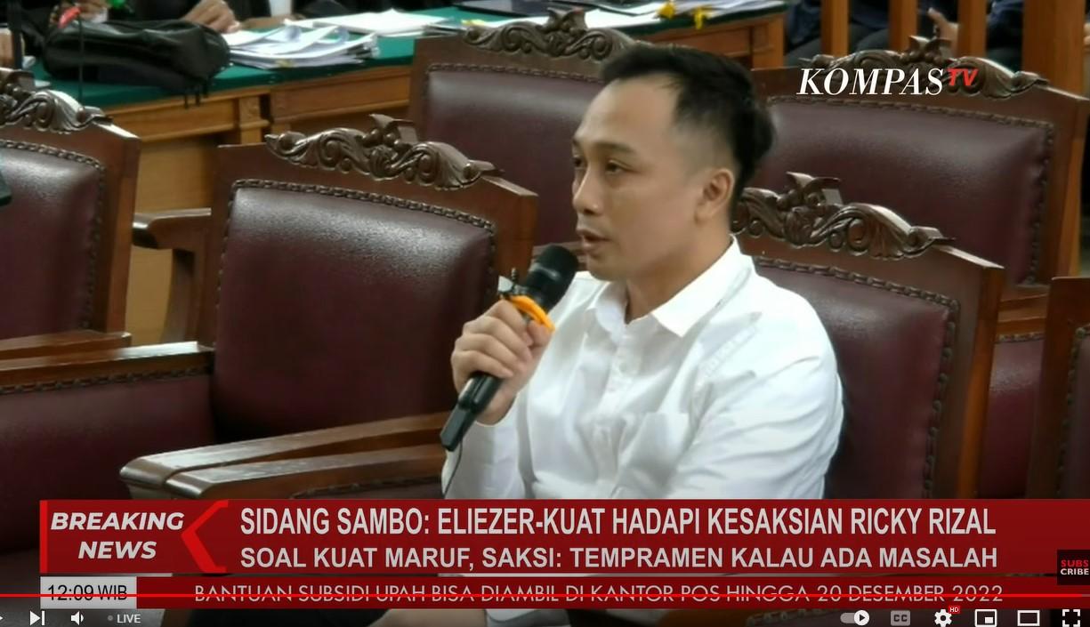 Bripka-Ricky-Rizal-bersaksi-di-sidang-pembunuhan-Brigadir-J.jpg