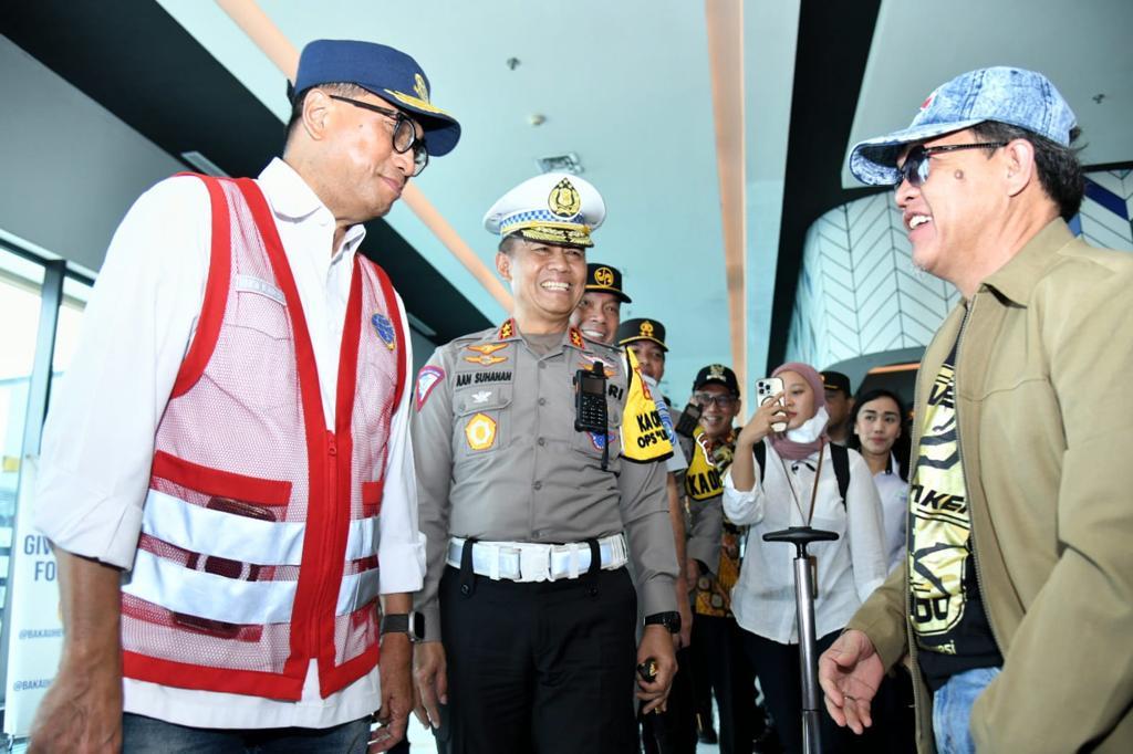 Perjalanan Libur Natal Lancar, Masyarakat Apresiasi Polri Terapkan Rekayasa Lalu Lintas
