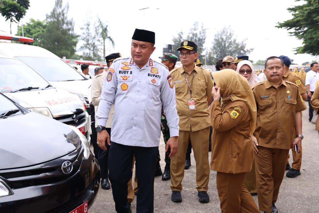 Bupati-Bogor-Rudy-Susmanto-melakukan-peninjauan-kegiatan-pengecekan-armada-bus-AKAP.jpg