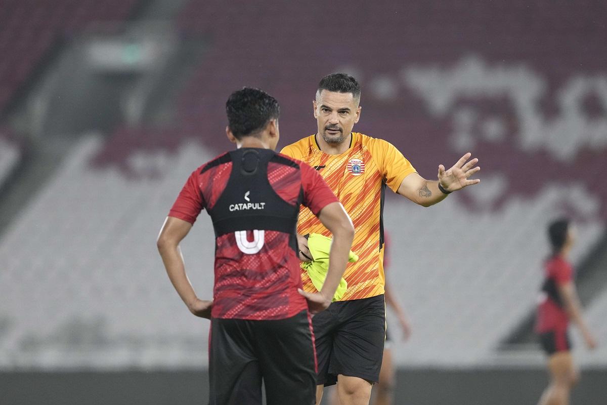 Carlos-Pena-berambisi-bawa-Persija-finish-di-posisi-empat-besar-Liga-1-20242025.jpg
