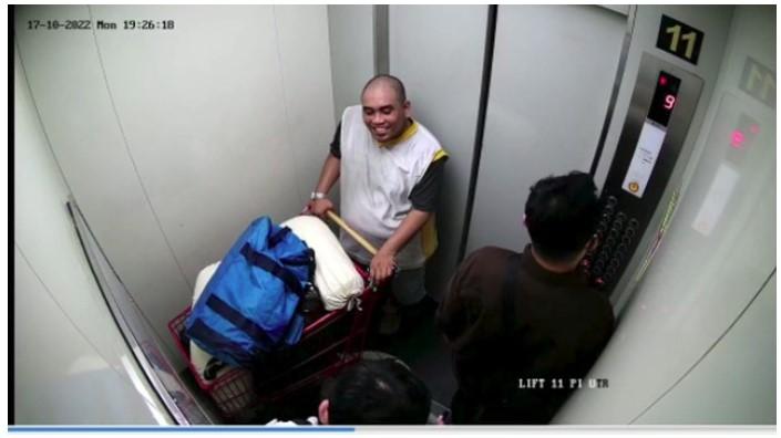 Christian-Rudolf-Tobing-36-pembunuh-wanita-rekan-kerjanya-saat-terekam-CCTV.jpg