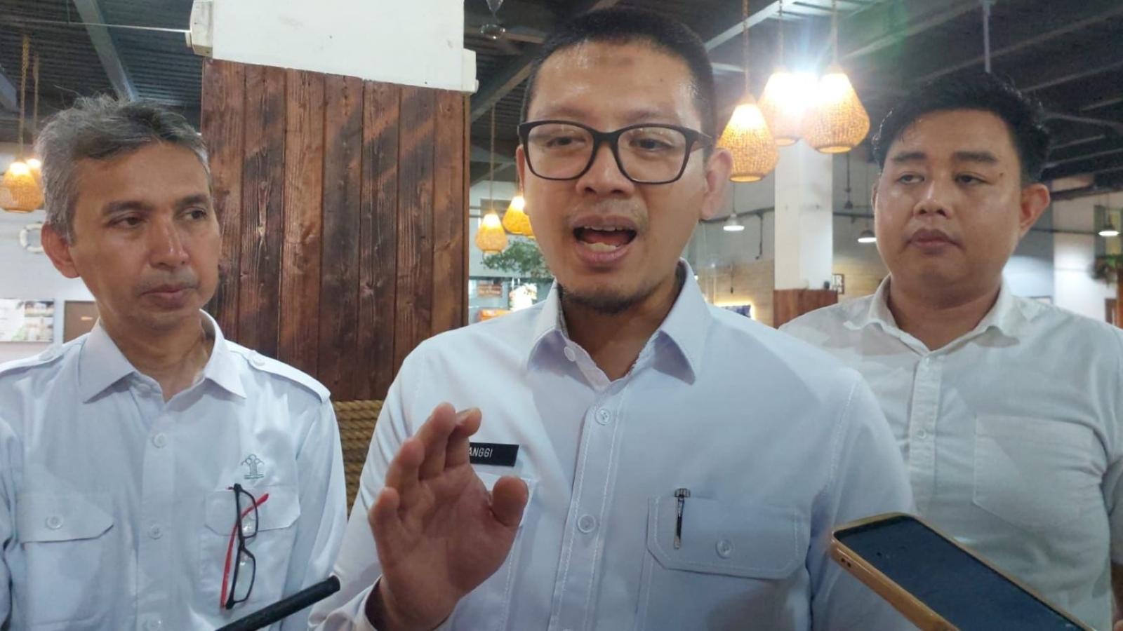 DESA-BINAAN-IMIGRASI-Kepala-Imigrasi-Kelas-I-Non-TPI-Bekasi-Anggi-Wicaksono.jpg