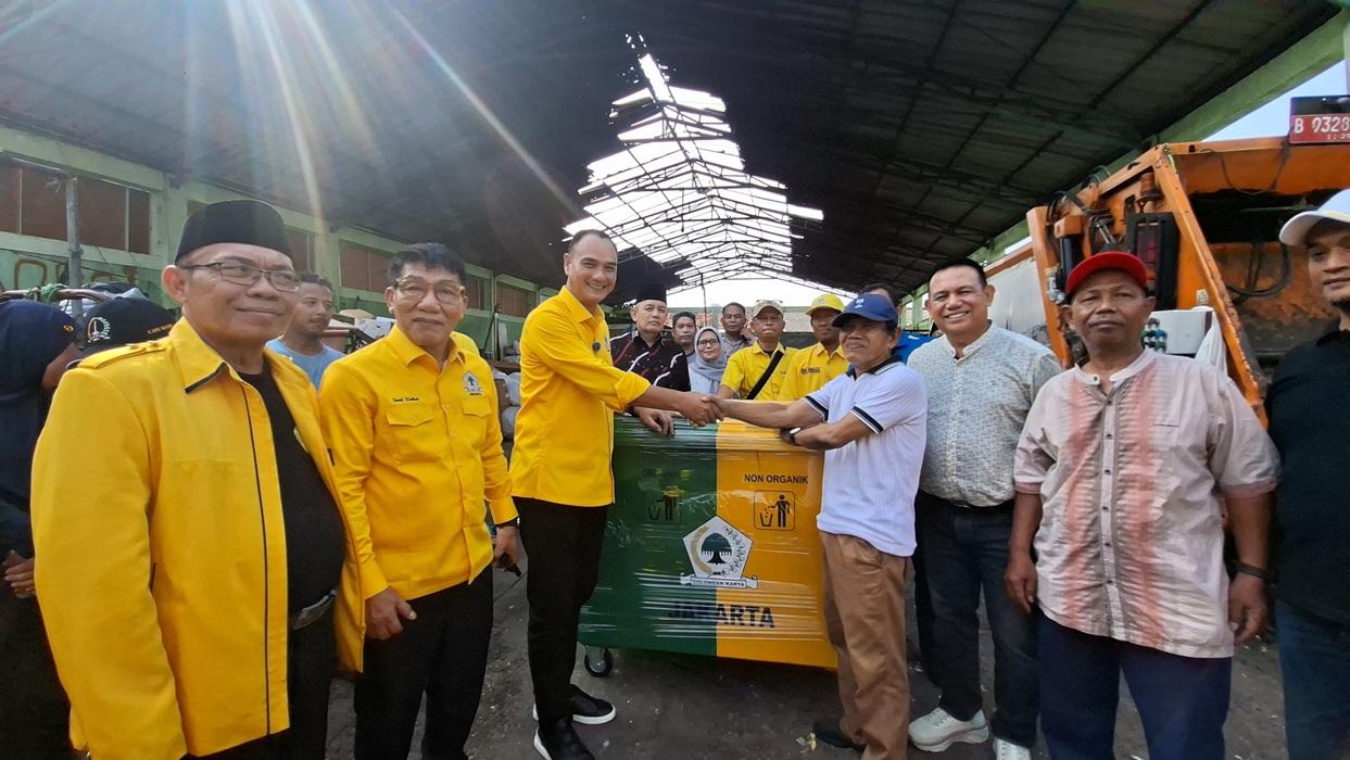 DPD-Golkar-DKI-Jakarta-menyalurkan-bantuan-berupa-lima-unit.jpg