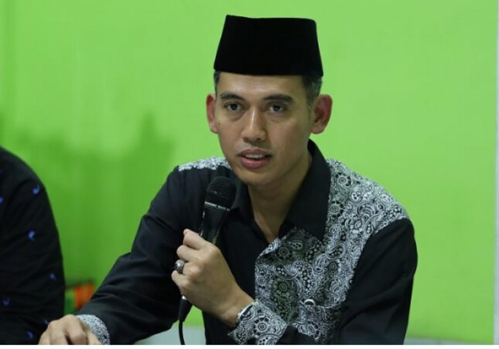 Deputi-Bidang-Pengembangan-Pemuda-Kemenpora-RI-Asrorun-Niam-Sholeh.jpg