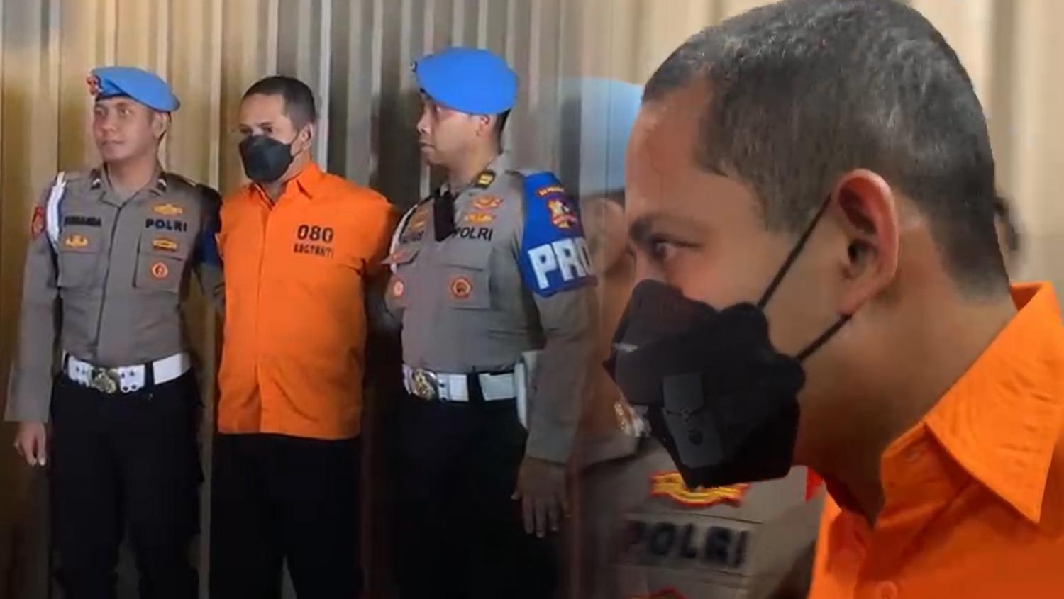 Detik-detik-Eks-Kapolres-Ngada-Ditampilkan-ke-Publik-Gunakan-Baju-Orange.jpg
