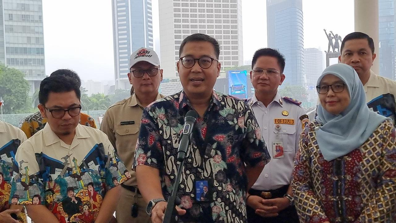 196 Halte Transjakarta Bakal Dapat Suplai Air Bersih untuk Keperluan Salat dan Toilet