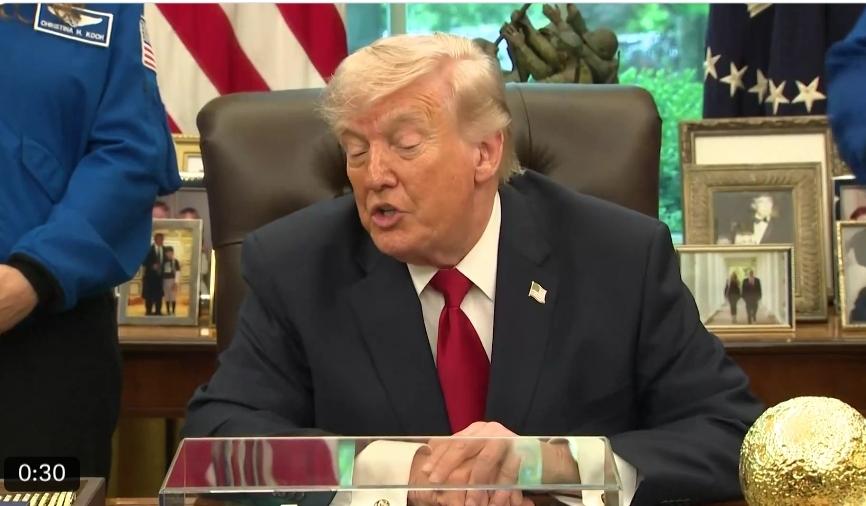 Donald-Trump-UFO.jpg