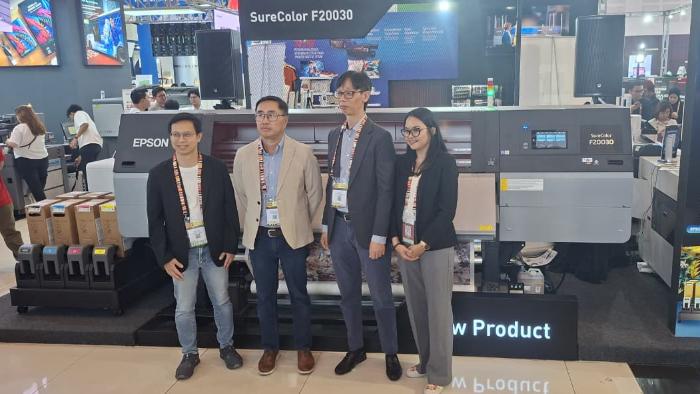 Epson Rilis SureColor SC-F20030, Printer Tekstil Mampu Cetak hingga 306 Meter Persegi Per Jam - Wartakotalive.com