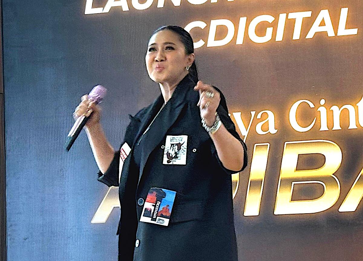 Erie-Suzan-masih-sendiri.jpg