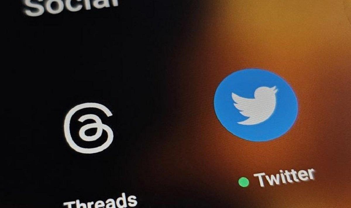 Foto-Kolase-Apilikasi-media-sosial-Threads-dan-Twitter.jpg