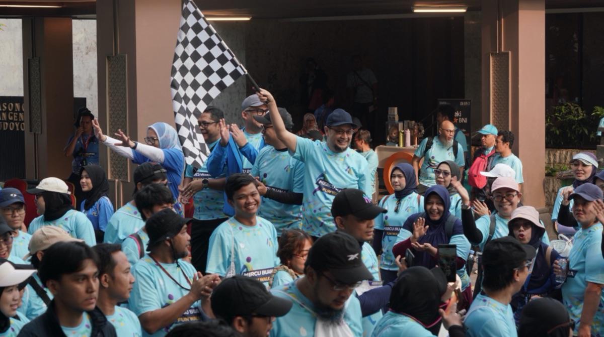 Universitas Mercu Buana Kampanyekan Gaya Hidup Sehat Lewat Fun Walk 2025 di TMII Jakarta Timur