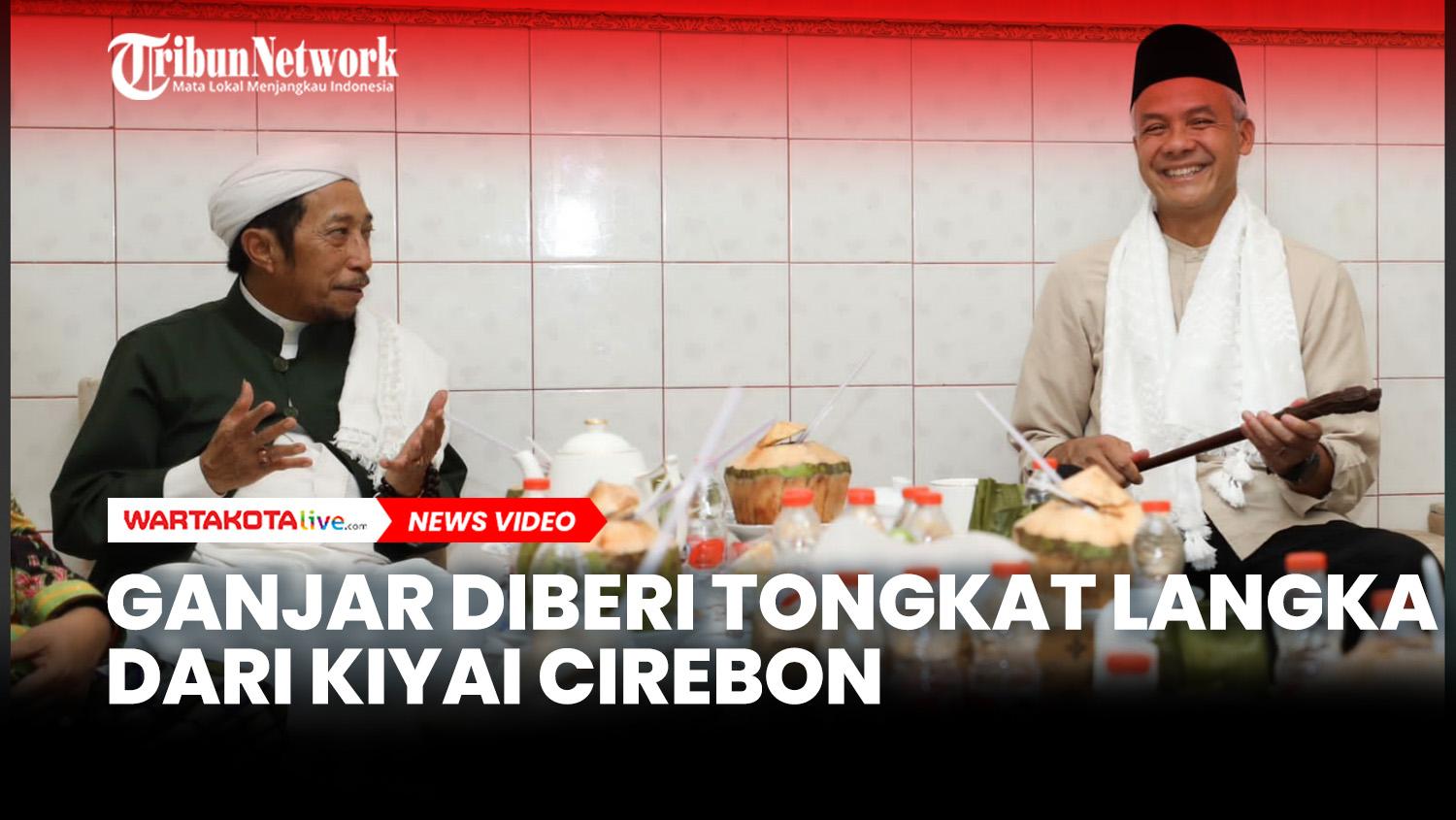 Ganjar-dapat-tongkat-dari-Kiyai.jpg